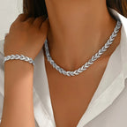 LEXIE | Collar con colgante de cola de pez